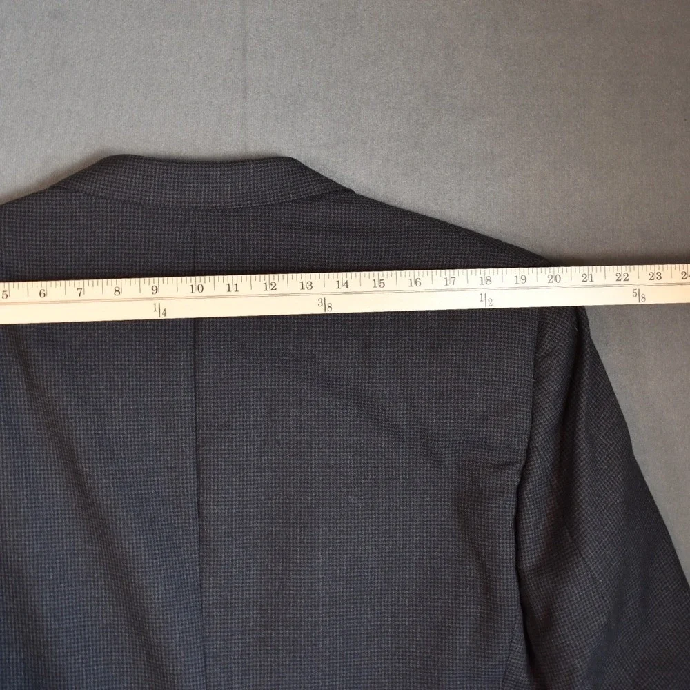 Vintage Burberry's 44 Blazer Sport Coat 100% Wool ACTWU Gray Houndstooth 90s